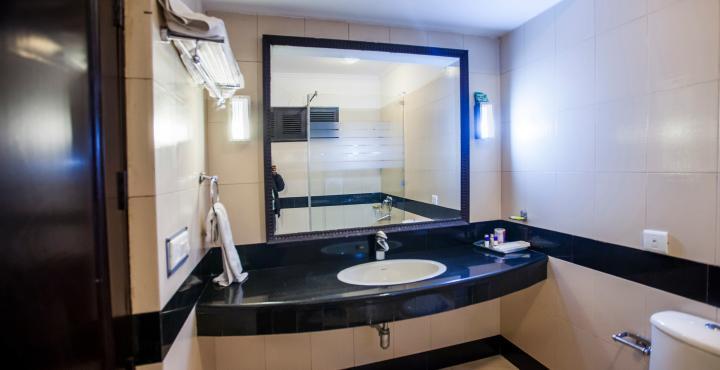 מוסורי Hotel Drive Inn מראה חיצוני תמונה